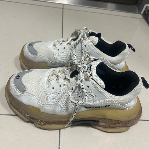 발렌시아가 트리플s 클리어솔 화이트 그레이