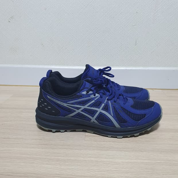 아식스 프리퀀트 트레일 러닝화 275