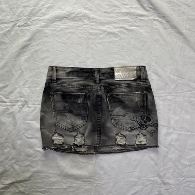 skull damage skirt