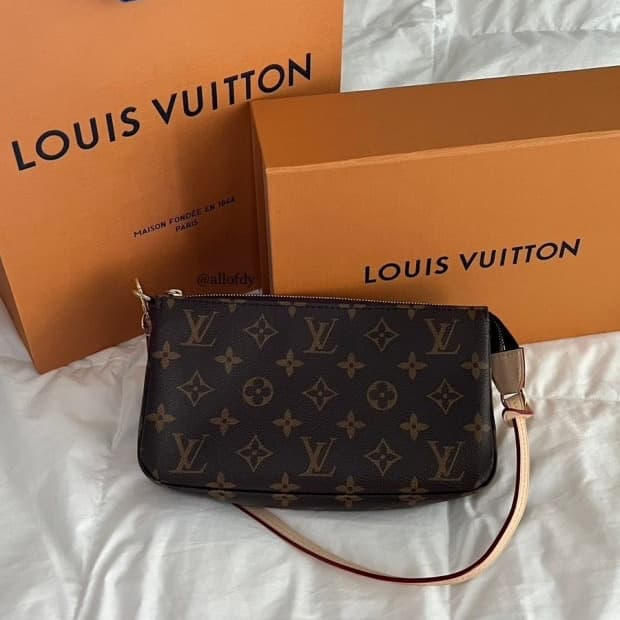 루이비통 포쉐트