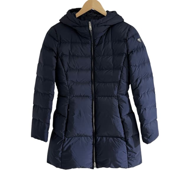 프라다 리나일론 피우마 다운 자켓