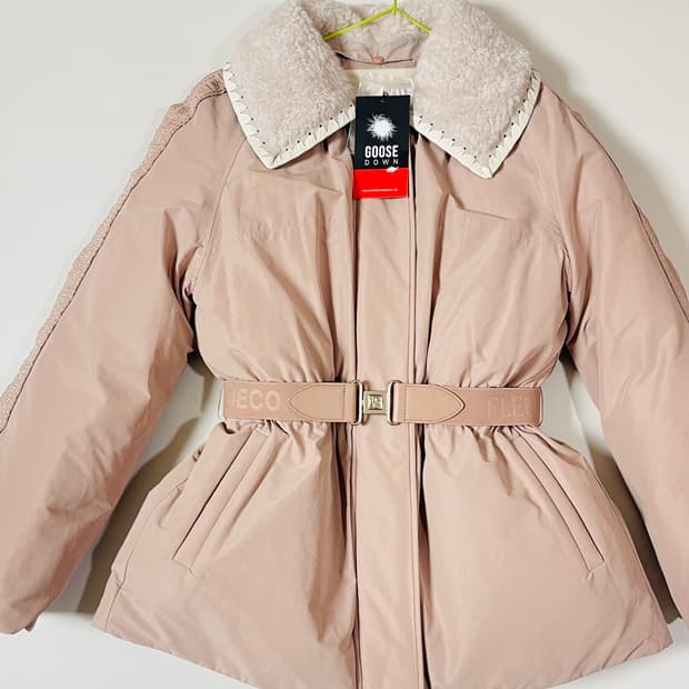 택달린새상품)데코 양털 카라 구스다운 벨티드 패딩 자켓 459,000원