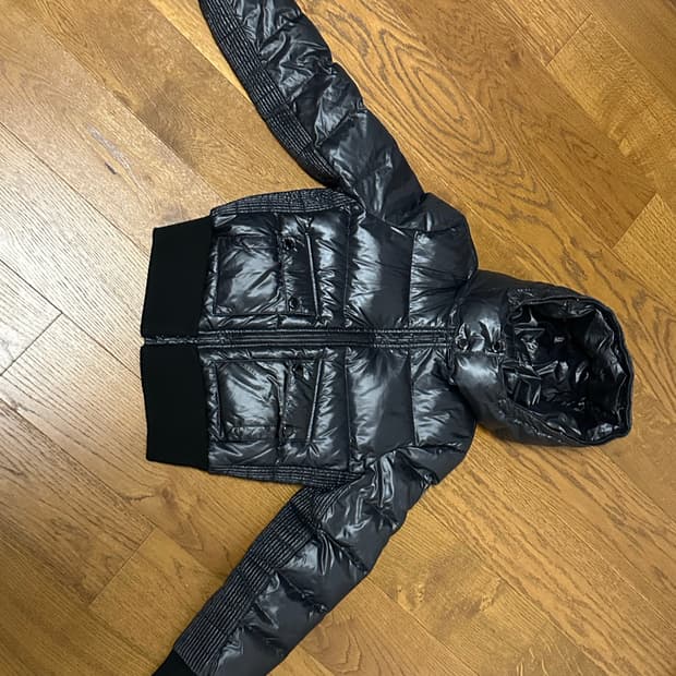 GUESS 검정 패딩 점퍼