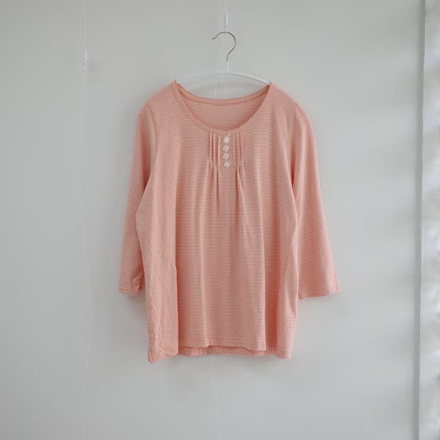 Coral square button stripped t-shirt