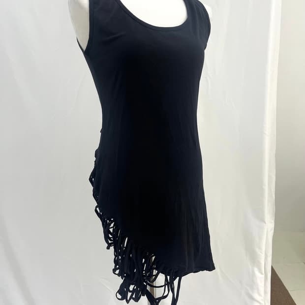 Fringe point sleeveless ops