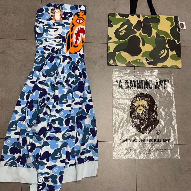 새상품급) 베이프 abc카모 청계 타이거 샤크 후드집업 