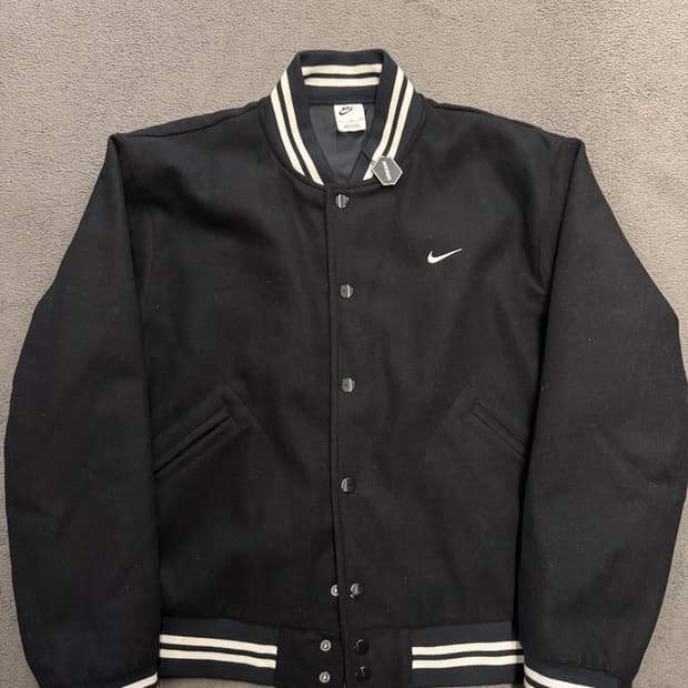 나이키 NRG 바시티 자켓 새상품 처분 