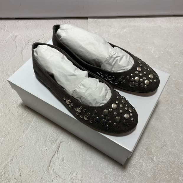 [37,38] 기마구아스 스터드 발레리나 그레이