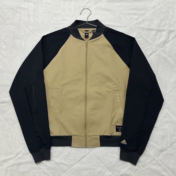 아디다스 베이지 배색 봄버 자켓