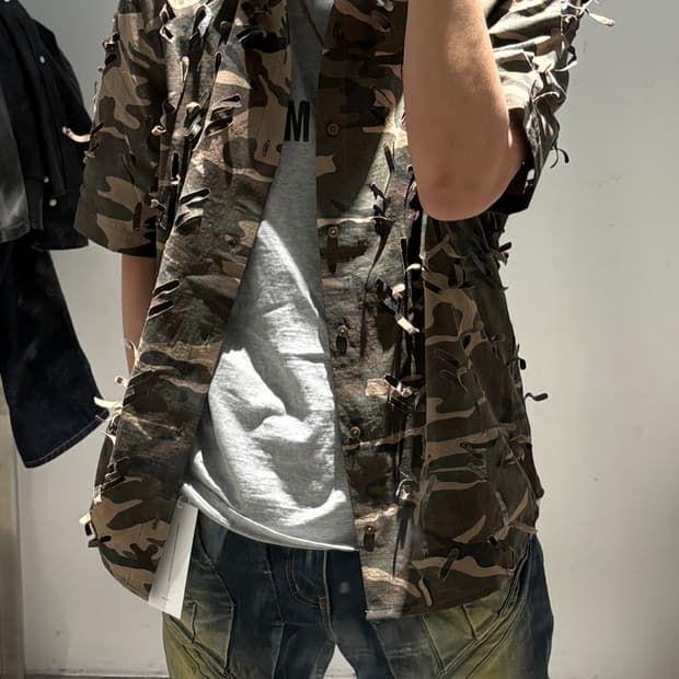 준태킴 카모 레이저 커팅 반팔 셔츠