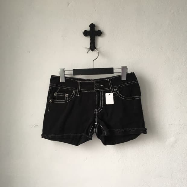 Stitch point short