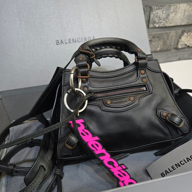 발렌시아가 네오클래식 빈티지(+로고 장식 포함)