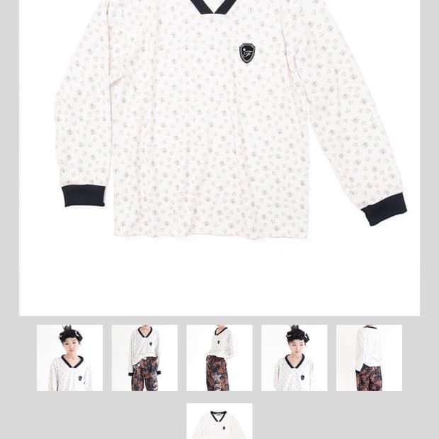 샵페어리 V neck flower terry shirt