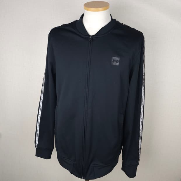 언더아머 기능성집업 남자105사이즈 