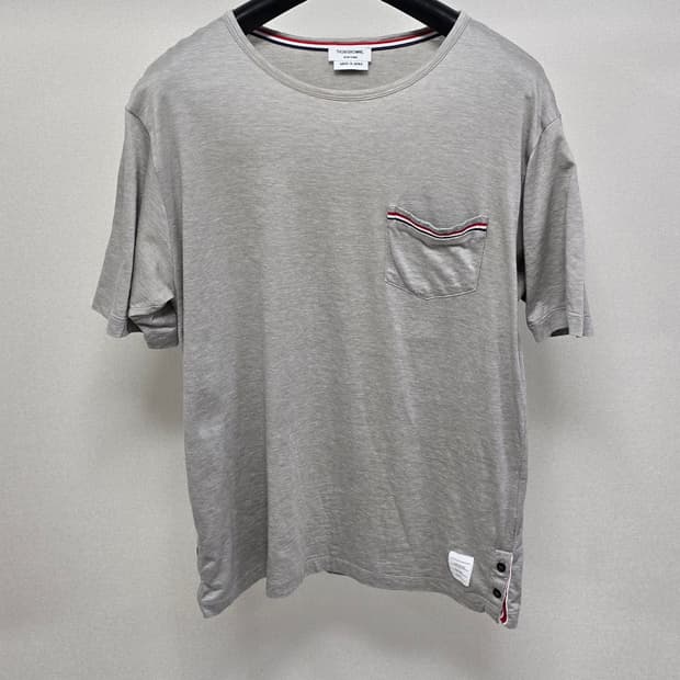 톰브라운 삼선 반팔 티셔츠 2사이즈 95 100 판매