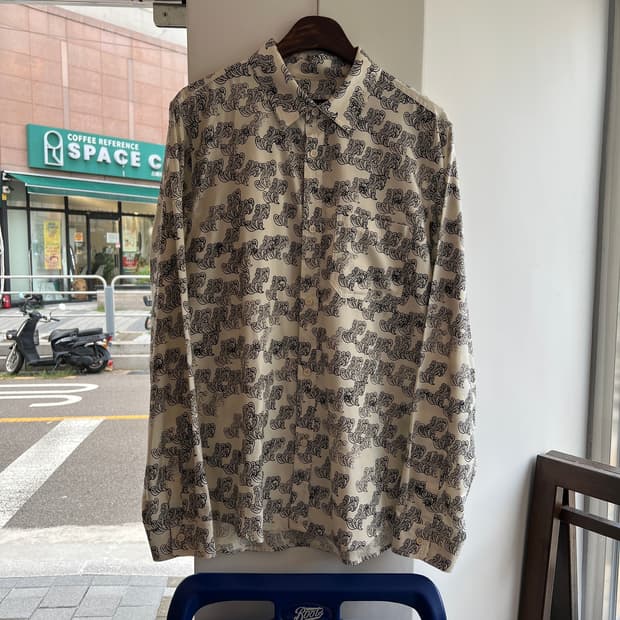 아페쎄 웨이브 프린트 셔츠