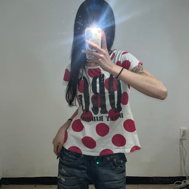 J2K 핑크 도트 레터링 티셔츠