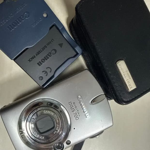 Canon ixus 700 