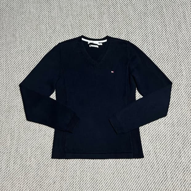 [L] Tommy 타미힐피거 우먼즈 네이비 코튼 브이넥 니트
