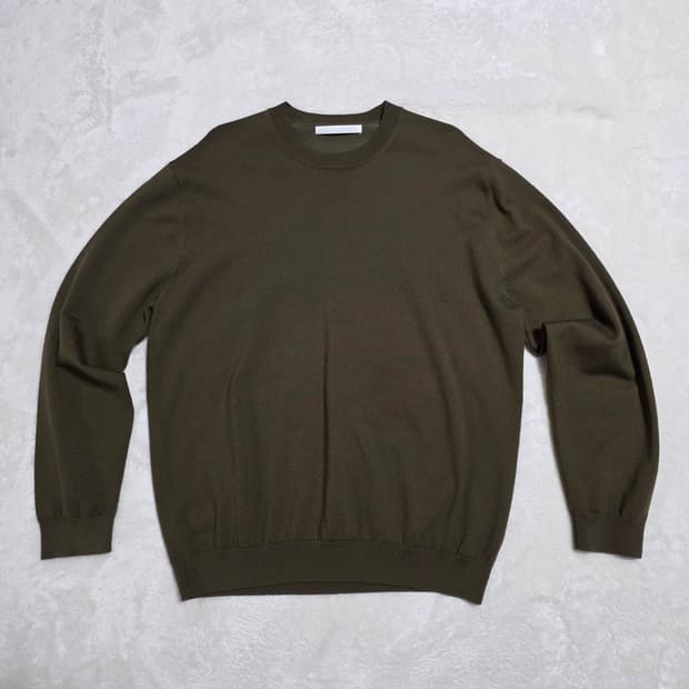 (M)수아레 메리노울 라운드넥 니트 카키