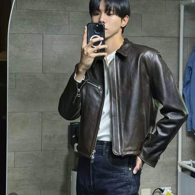 토니웩 24fw 다크브라운 크롭레더자켓(주우재 착용)