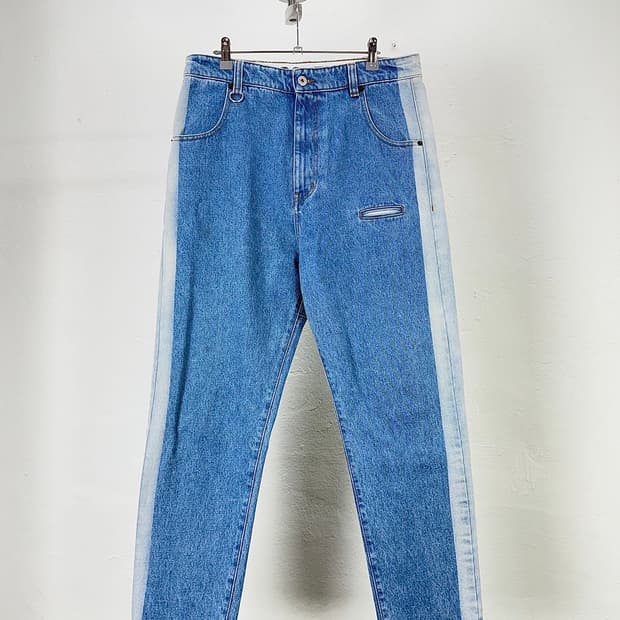 랜덤 아이덴티티 우븐 컷 백 블루 데님 팬츠