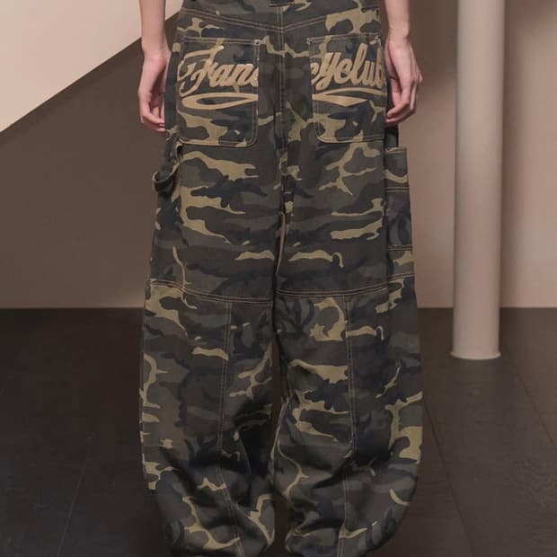 팬시클럽 카펜더 레터링 데님팬츠 (카모)