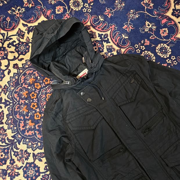 리바이스 피그먼트 블랙 멀티포켓 사파리 나일론 자켓