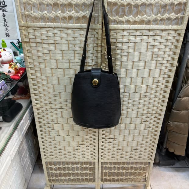 정품 루이비통 에삐 클루니 팝니다