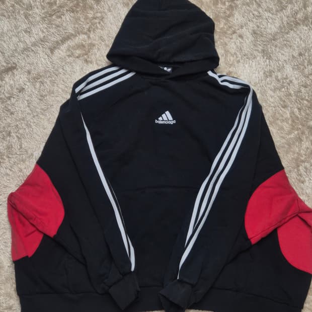 발렌시아가 아디다스 레드 배색 라지핏 후드 블랙