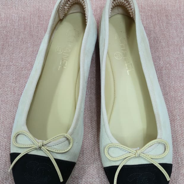 샤넬정품 일회착용 39C사이즈-  벨벳 플랫슈즈   