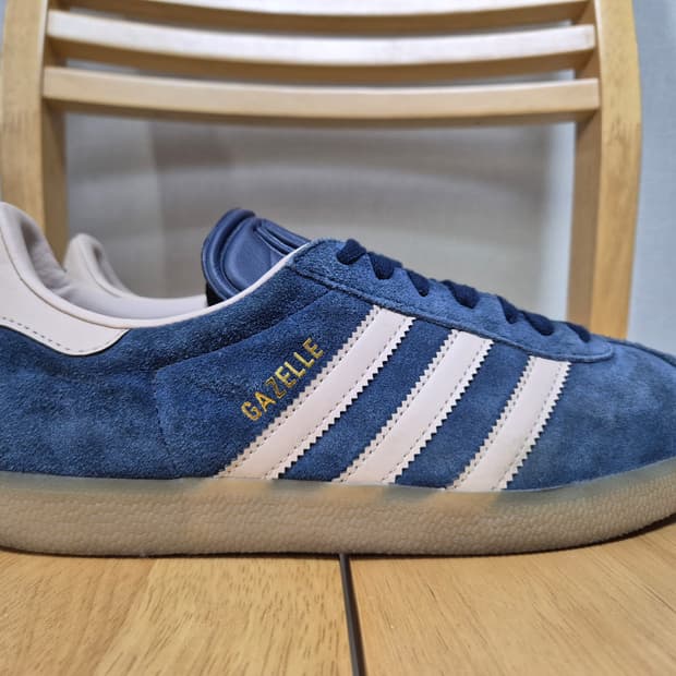 아디다스 가젤 스니커즈 275