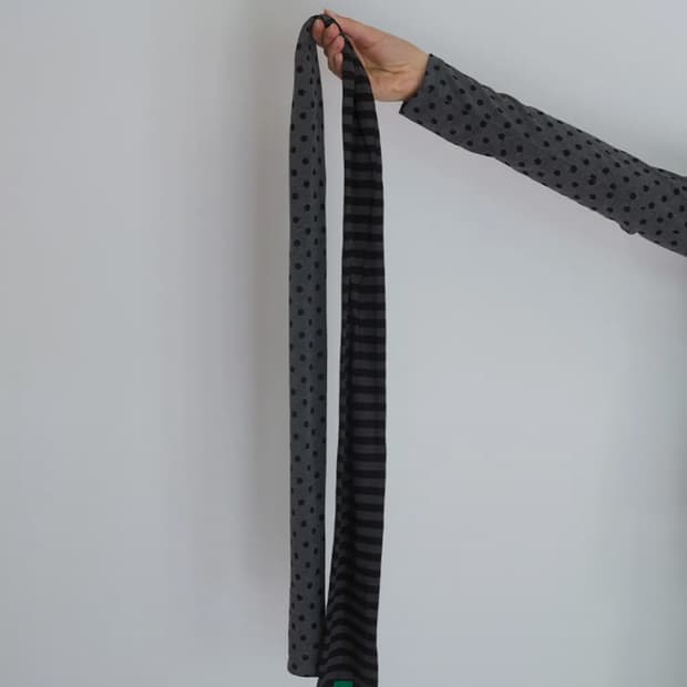 노컨텐츠 멀티 패턴 스카프 챠콜