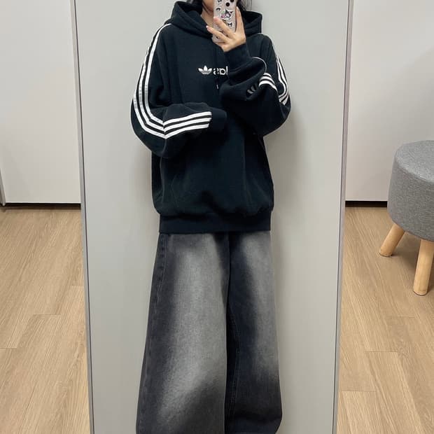 아디다스 빅로고 부클 뽀글이 블랙 후드티