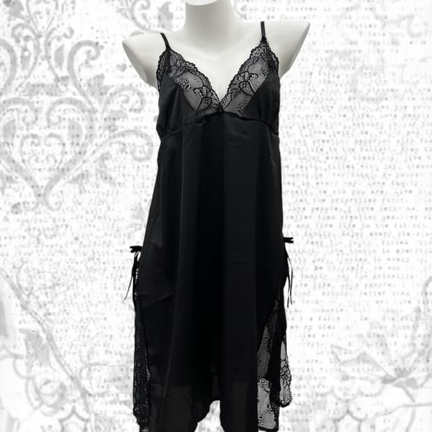 side-cut detailed slip one piece