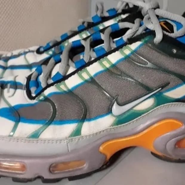 NIKE AIR MAX PLUS DELUXE 285