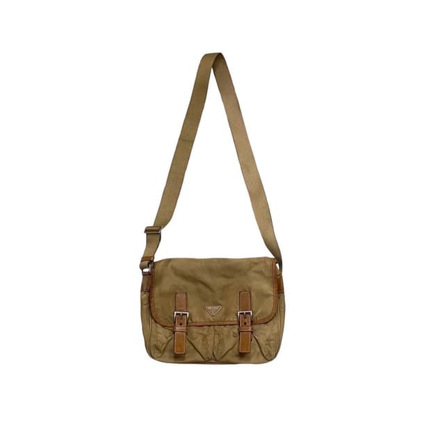 프라다 포코노 버클 크로스백