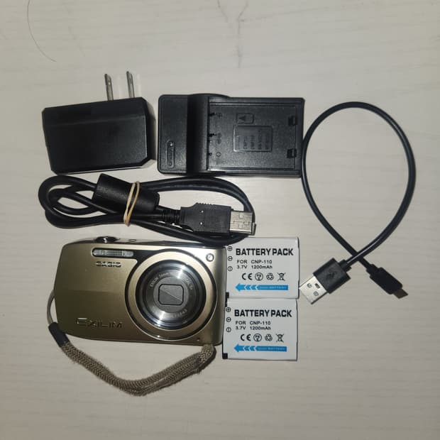 카시오 casio z2300 빈티지 디지털 카메라 판매합니다 작례O