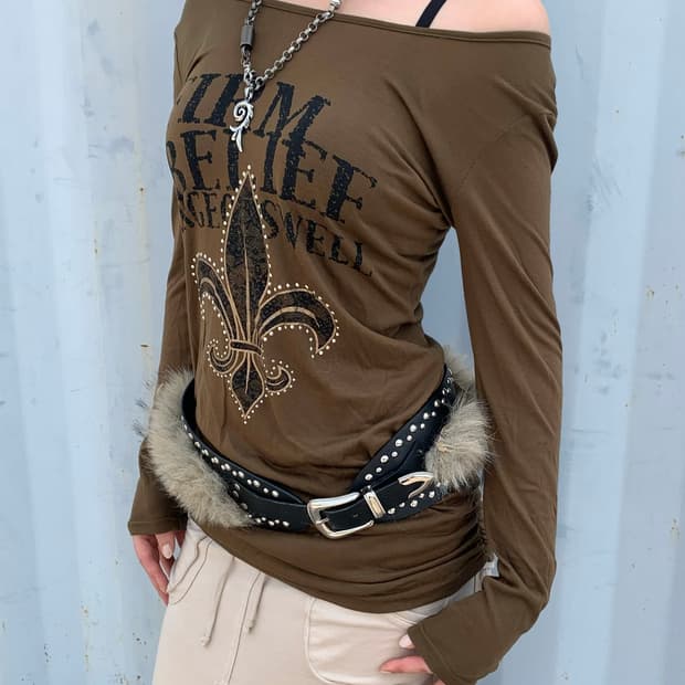 Lily crest back point top
