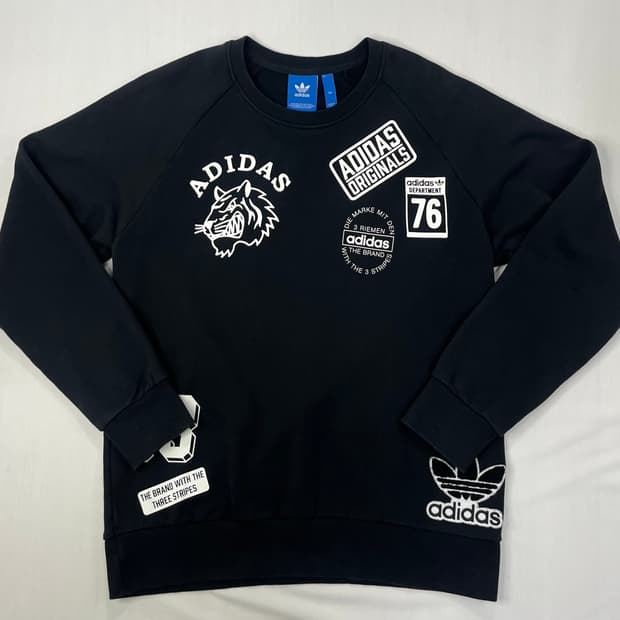 아디다스 패치 맨투맨