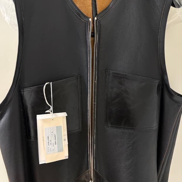 아워레가시 시어링 베스트