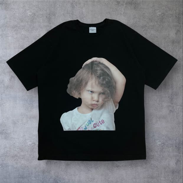 아크메드라비 베이비 페이스 빅로고 블랙 반팔티