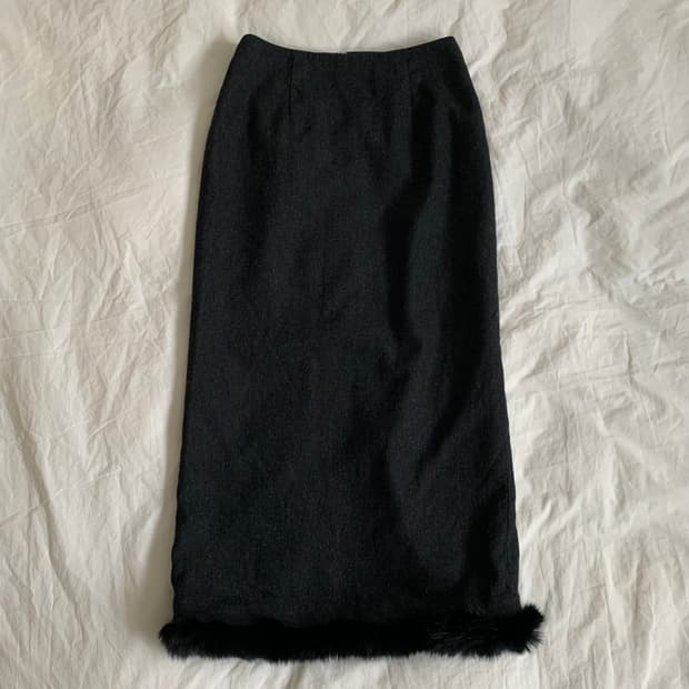 차콜 퍼 스커트