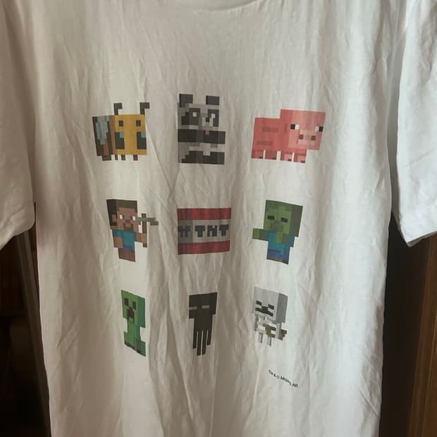 (새상품급)유니클로 커스텀 마크 티