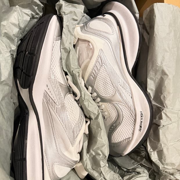 발렌시아가 서킷 40E 새상품