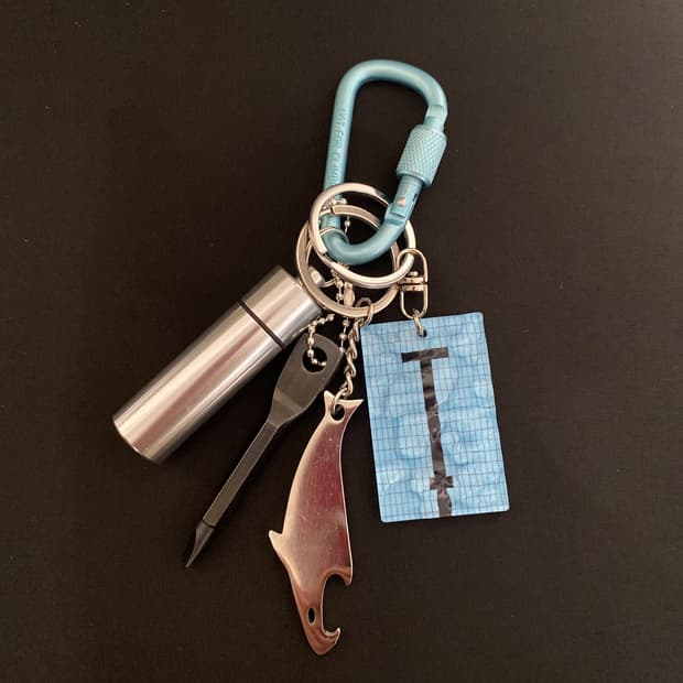 스카이블루 멀티툴 키링