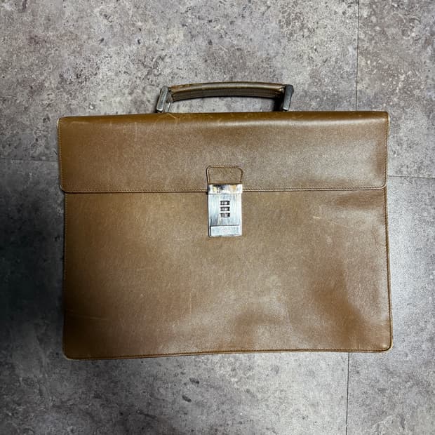 프라다 브리프케이스