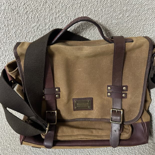 Builford 남성 메신저백 팝니다