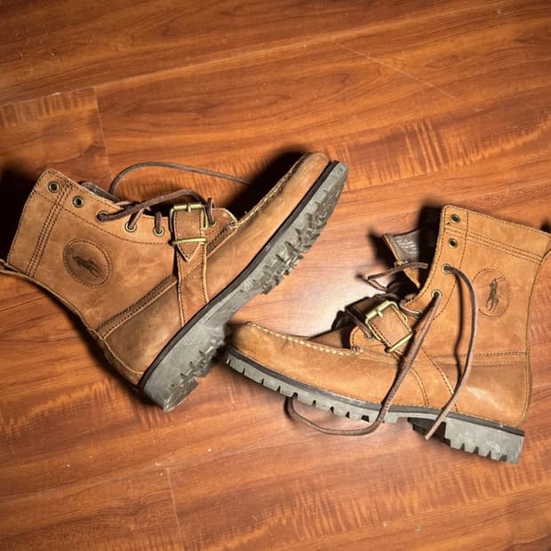 폴로 레인저부츠 US7D (250) 판매합니다