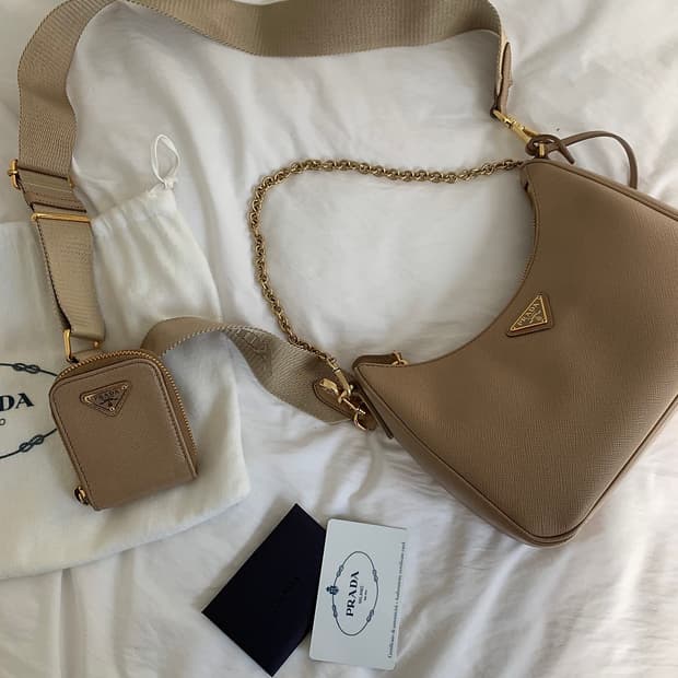 프라다 가죽 숄더백